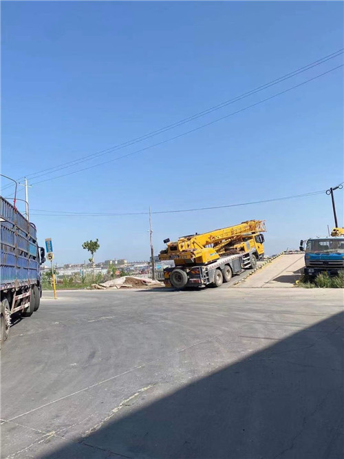 白银市25吨吊车的租赁价格大概是多少？