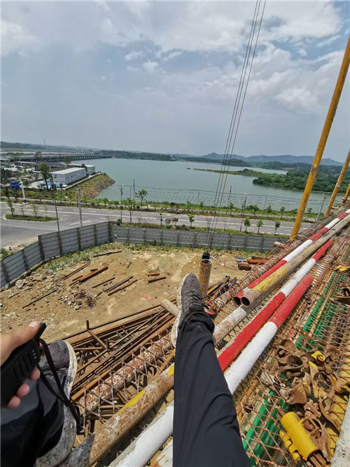 白银市作业中发生设备损坏或人员意外，责任怎么划分？