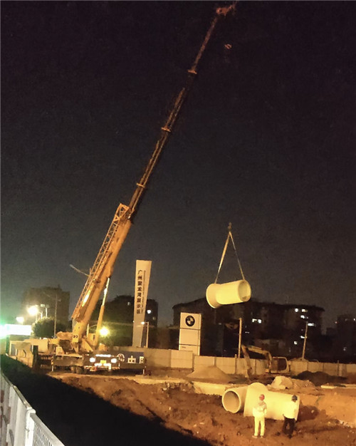 白银市“弯臂矫正”—— 吊车的 “形变补偿” 技术